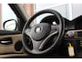BMW 3-Serie 335i E90 Sedan Facelift High Executive | 306 pk | Automaat | Navi | Leer | 18 inch | Xenon | Sportstuur | Sporstoelen | Climate-control | PDC | Rolgordijn | ➡️