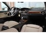 BMW 3-Serie 335i E90 Sedan Facelift High Executive | 306 pk | Automaat | Navi | Leer | 18 inch | Xenon | Sportstuur | Sporstoelen | Climate-control | PDC | Rolgordijn | ➡️