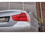 BMW 3-Serie 335i E90 Sedan Facelift High Executive | 306 pk | Automaat | Navi | Leer | 18 inch | Xenon | Sportstuur | Sporstoelen | Climate-control | PDC | Rolgordijn