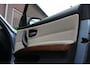 BMW 3-Serie 335i E90 Sedan Facelift High Executive | 306 pk | Automaat | Navi | Leer | 18 inch | Xenon | Sportstuur | Sporstoelen | Climate-control | PDC | Rolgordijn | ➡️