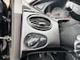 Ford Focus Wagon 1.6-16V Trend |station |Airco|Lm.Vlg. 15 inch 4 seizoenen|metallic zwart