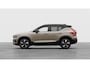 Volvo EX40 Single Motor Extended Range Ultra 82 kWh | Elektrisch Verstelbare Voorstoelen | Schuif/Kantel Panoramadak | Stoelverwarming Voor + Achter | 360º Parkeercamera |