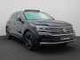Volkswagen Touareg 3.0 TSi eHybrid 4MOTION Elegance 381PK DSG luchtvering, elektrisch verstelbare stoelen, matrix led, trekhaak, 360gr. camera, nachtzicht, adaptive cruise, head-up, keyless, side assist, servosluiting portieren, luchtvering, 21" lichtmetaal