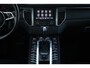 Porsche Macan 2.0 PDK. | 2e Eigenaar | Panorama | Led. Dash | Dealeronderhouden | Dodehoekbewaking | Historie | NAP | Full Led |