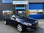 Volvo S60 1.6 T3 Kinetic 150PK|Origineel NL|Navi|Leder|Trekhaak|Led|17INCH|Cruise|Bluetooth media|Isofix||PDC|1e Eigenaar|Historie