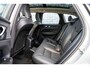 Volvo XC60 2.0 T6 Plug-in hybrid AWD Plus Dark | Stoel en Stuurverwarming | Parkeersensoren Voor en Achter | Trekhaak | Adaptieve Cruise Control |