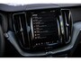 Volvo XC60 2.0 T6 Plug-in hybrid AWD Plus Dark | Stoel en Stuurverwarming | Parkeersensoren Voor en Achter | Trekhaak | Adaptieve Cruise Control |