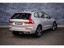 Volvo XC60 2.0 T6 Plug-in hybrid AWD Plus Dark | Stoel en Stuurverwarming | Parkeersensoren Voor en Achter | Trekhaak | Adaptieve Cruise Control |