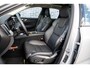 Volvo XC60 2.0 T6 Plug-in hybrid AWD Plus Dark | Stoel en Stuurverwarming | Parkeersensoren Voor en Achter | Trekhaak | Adaptieve Cruise Control |