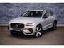 Volvo XC60 2.0 T6 Plug-in hybrid AWD Plus Dark | Stoel en Stuurverwarming | Parkeersensoren Voor en Achter | Trekhaak | Adaptieve Cruise Control |