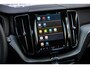 Volvo XC60 2.0 T6 Plug-in hybrid AWD Plus Dark | Stoel en Stuurverwarming | Parkeersensoren Voor en Achter | Trekhaak | Adaptieve Cruise Control |