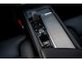 Volvo XC60 2.0 T6 Plug-in hybrid AWD Plus Dark | Stoel en Stuurverwarming | Parkeersensoren Voor en Achter | Trekhaak | Adaptieve Cruise Control |