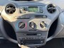 Toyota Yaris 1.3-16V VVT-i Luna | Centrale deurvergrendeling | CD speler | Radio