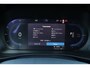 Volvo XC40 Extended Range Ultimate 82 kWh - Panorama/schuifdak - IntelliSafe Assist & Surround - 360º Camera - Verwarmde voorstoelen, stuur & achterbank - Parkeersensoren voor & achter - Draadloze tel. lader - Warmtepomp - Extra getint glas - Elektr. inklapbare trekhaak - 19' LMV