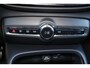 Volvo XC40 Extended Range Ultimate 82 kWh - Panorama/schuifdak - IntelliSafe Assist & Surround - 360º Camera - Verwarmde voorstoelen, stuur & achterbank - Parkeersensoren voor & achter - Draadloze tel. lader - Warmtepomp - Extra getint glas - Elektr. inklapbare trekhaak - 19' LMV