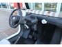 Fiat Topolino Dolcevita | UIT VOORRAAD LEVERBAAR | 45KM/H | VANAF 16 JAAR! | PANORAMADAK | VERWARMING | LED VERLICHTING | VOLLEDIG ELEKTRISCH | NIEUW! | VOUWDAK |