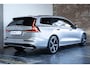 Volvo V60 T6 Automaat Plug-in hybrid AWD Ultra Dark | Panoramadak | 360° parkeercamera | Parkeersensoren voor + achter | Harman Kardon premium audio | Google infotainment | Stoelverwarming | Stuurwielverwarming | Parkeerverwarming | BLIS |  Adaptive cruise control |
