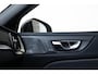 Volvo V60 T6 Automaat Plug-in hybrid AWD Ultra Dark | Panoramadak | 360° parkeercamera | Parkeersensoren voor + achter | Harman Kardon premium audio | Google infotainment | Stoelverwarming | Stuurwielverwarming | Parkeerverwarming | BLIS |  Adaptive cruise control |