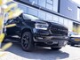 Dodge Ram 1500 5.7 V8 4x4 Crew Cab Sport Night Edition | Pano-Dak | Groot Navi | Elektrisch Sidebars