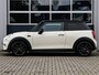 MINI Cooper 1.5 Serious Business | Navi | Xenon | Keyless | Sportstoelen | Cruise control