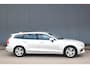 Volvo V60 2.0 D4 Momentum Half-Leer/Navigatie/Parkeersensor v,a/Trekhaak uitklapbaar