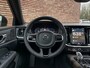 Volvo V60 T6 Plug-in hybrid AWD Plus Dark | Verwarmbare stoelen voor/achter | Harman/Kardon Audio installatie | Adaptieve Cruise Control | 360 graden "Fish-Eye" Camera | Elektrische achterklep | Panoramisch Schuif-/kantel -dak | Elektrisch verstelbare stoelen met memory functie | Lichtmetalen velgen 19'' | Exterieur styling kit
