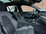 Volvo V60 T6 Plug-in hybrid AWD Plus Dark | Verwarmbare stoelen voor/achter | Harman/Kardon Audio installatie | Adaptieve Cruise Control | 360 graden "Fish-Eye" Camera | Elektrische achterklep | Panoramisch Schuif-/kantel -dak | Elektrisch verstelbare stoelen met memory functie | Lichtmetalen velgen 19'' | Exterieur styling kit