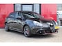 Alfa Romeo Giulietta 1.4 Turbo Sport | Panoramadak | 17" velgen | stoelverwarming rijdende auto niet altijd aanwezig