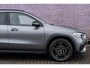 Mercedes-Benz GLA 250 e AMG Line | Adaptief Cruise Control | Achteruitrijcamera | Sfeerverlichting | Nightpakket | Climate Control |Stoelverwarming | Wide Screen | Apple Carplay | Stoelverlenger | Leder/Alcantara bekleding  | 19" LM Velgen