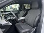 Peugeot 5008 1.2 Hybrid 136pk Allure | 360 Parkeercamera/-sensoren | Adaptieve Cruise Control | Navigatie | Draadloze telefoonlader | Climate Control | Stuurverwarming | Draadloze Apple Carplay/Android Auto | Full LED | LM velgen |