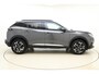 Peugeot 2008 1.2T 130pk Automaat Allure Pack | Achteruitrijcamera | Lichtmetalen velgen | Gris Platinium | Navigatie | Keyless Start | LED koplampen