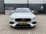 Volvo V60 2.0 B3 Business Pro | NL Auto/2e Eig./Leder/Navi/Panodak/El.Trekhaak/19"/Adapt.Cruise/Apple CarPlay-Android Auto