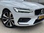 Volvo V60 2.0 B3 Business Pro | NL Auto/2e Eig./Leder/Navi/Panodak/El.Trekhaak/19"/Adapt.Cruise/Apple CarPlay-Android Auto