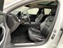 Volvo V60 2.0 B3 Business Pro | NL Auto/2e Eig./Leder/Navi/Panodak/El.Trekhaak/19"/Adapt.Cruise/Apple CarPlay-Android Auto