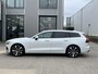Volvo V60 2.0 B3 Business Pro | NL Auto/2e Eig./Leder/Navi/Panodak/El.Trekhaak/19"/Adapt.Cruise/Apple CarPlay-Android Auto