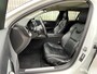 Volvo V60 2.0 B3 Business Pro | NL Auto/2e Eig./Leder/Navi/Panodak/El.Trekhaak/19"/Adapt.Cruise/Apple CarPlay-Android Auto