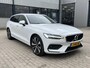 Volvo V60 2.0 B3 Business Pro | NL Auto/2e Eig./Leder/Navi/Panodak/El.Trekhaak/19"/Adapt.Cruise/Apple CarPlay-Android Auto