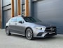 Mercedes-Benz A-klasse 250 e Premium AMG Edition Matgrijs 360 Camera, Pano, Burmester, Sfeerverlichting etc.