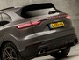 Porsche Cayenne 3.0 E-Hybrid 463Pk (PANORAMADAK, SPORTCHRONO PAKKET, ORG NEDERLANDS, SFEERVERLICHTING, 14 WEGEN SPORTSTOELEN, KEYLESS, LUCHTVERING, APPLE CARPLAY, DAB+, STUURWIEL VERWARMD, NIEUWSTAAT)