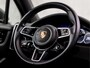 Porsche Cayenne 3.0 E-Hybrid 463Pk (PANORAMADAK, SPORTCHRONO PAKKET, ORG NEDERLANDS, SFEERVERLICHTING, 14 WEGEN SPORTSTOELEN, KEYLESS, LUCHTVERING, APPLE CARPLAY, DAB+, STUURWIEL VERWARMD, NIEUWSTAAT)