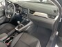 Renault Captur 1.0 TCe 100 Bi-Fuel Business Zen G3 uitgerust met comfort en parking pakket met o.a. Climate control - Cruise control - Parkeersens. V+A - Navi full map - A-uitrijcamera - LED verlicht. - Trekhaak - Regensensor - rijstrook sensor - hill hold