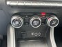 Renault Captur 1.0 TCe 100 Bi-Fuel Business Zen G3 uitgerust met comfort en parking pakket met o.a. Climate control - Cruise control - Parkeersens. V+A - Navi full map - A-uitrijcamera - LED verlicht. - Trekhaak - Regensensor - rijstrook sensor - hill hold