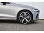 Volvo V60 T6 Plug-in hybrid AWD Plus Dark | Keyless | Pano | Trekhaak | Stoel/Stuurverwarming |