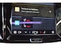 Volvo V60 T6 Plug-in hybrid AWD Plus Dark | Keyless | Pano | Trekhaak | Stoel/Stuurverwarming |