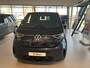 Volkswagen ID. Buzz Cargo Bedrijfswagens Bulli edition Elektromotor 210 kW (286 pk) 79 kWh | Open & Close Pakket | Hoge scheidingswand met vaste ruit en dimbare binnenspiegel | Trekhaak, elektrisch uitklapbaar, mechanisch inklapbaar | Verlichte strip tussen koplampen inclusief verlichte handgrepen |
