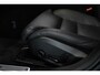 Volvo V90 T6 Automaat Plug-in hybrid AWD Ultra Dark | Panoramadak | Semi elektrische wegklapbare trekhaak | Premium audio by Harman Kardon | 360° parkeercamera | Verwarmbare voorstoelen, achterbank en stuurwiel | Gelamineerde zijruiten | Head-up display |