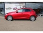 Mazda 2 1.5 Skyactiv-G Luxury , Navi, Apple Carplay, Cruise, PDC, Camera, LKA, HUD, Airco, Stoelverwarming, Stuurverwarming, LMV 16 Inch