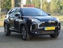 Toyota Yaris Cross 1.5 Hybrid 115 130 Pk Teamplayer ZWART EN DONKER GRIJS MET