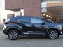 Toyota Yaris Cross 1.5 Hybrid 115 130 Pk Teamplayer ZWART EN DONKER GRIJS MET