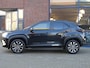 Toyota Yaris Cross 1.5 Hybrid 115 130 Pk Teamplayer ZWART EN DONKER GRIJS MET